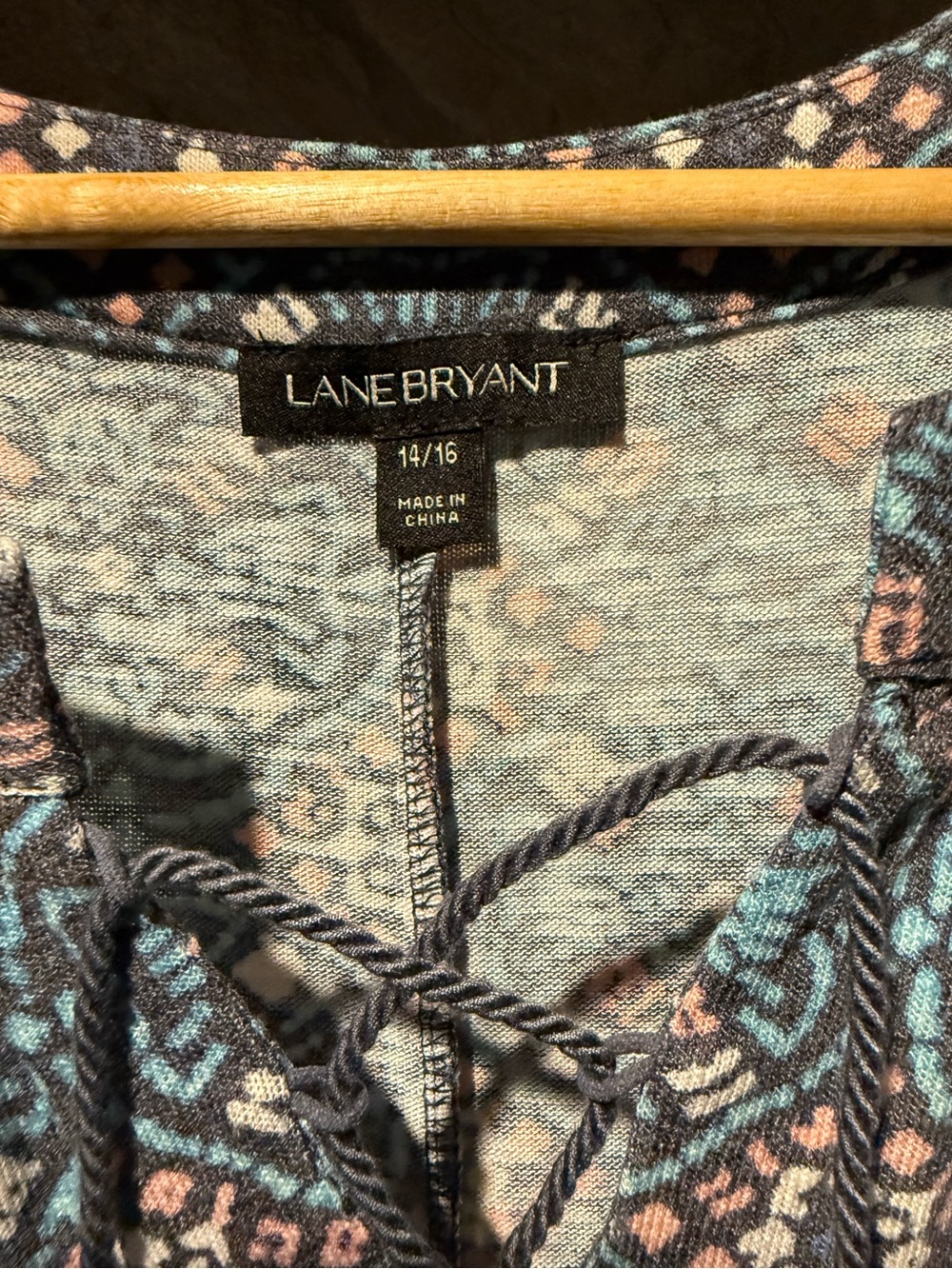 Lane Bryant Sleeveless Printed Tank in Teal & Coral, size 14/16 - Picture 2 of 6